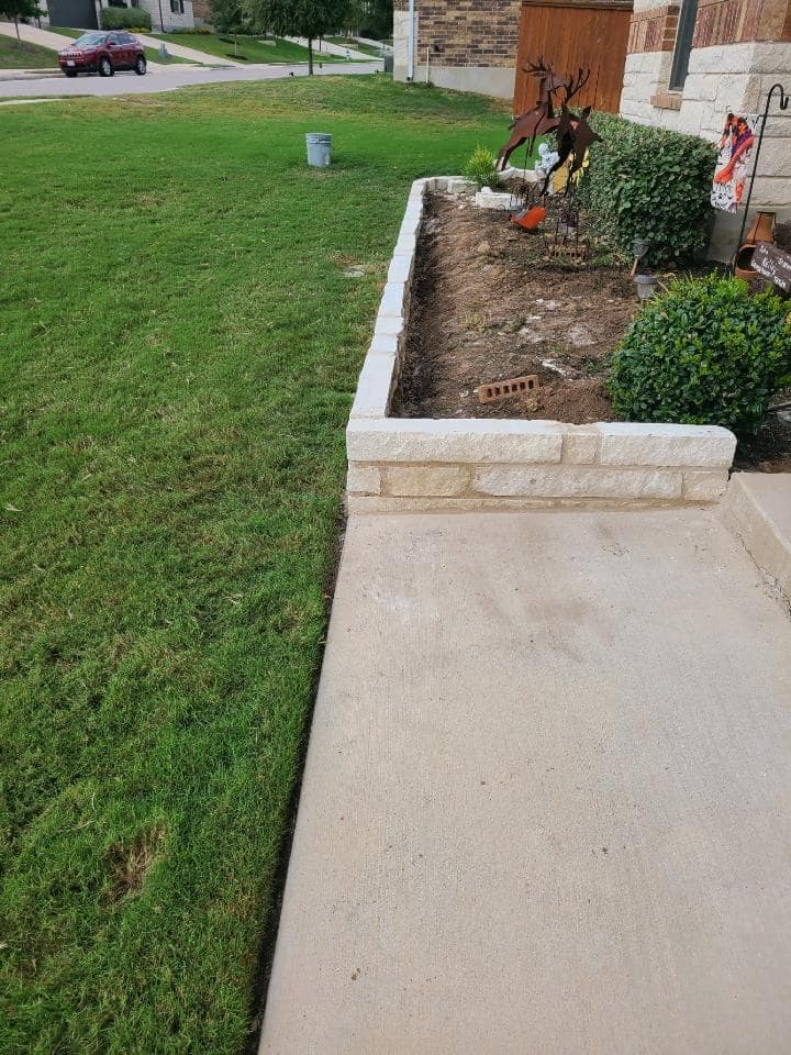 Georgetown Clean Limestone Border Enhances Curb Appeal image